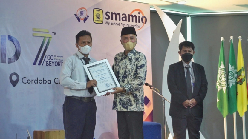 Siswa SMA Muhammadiyah Gresik Lakukan Riset tentang Covid-19