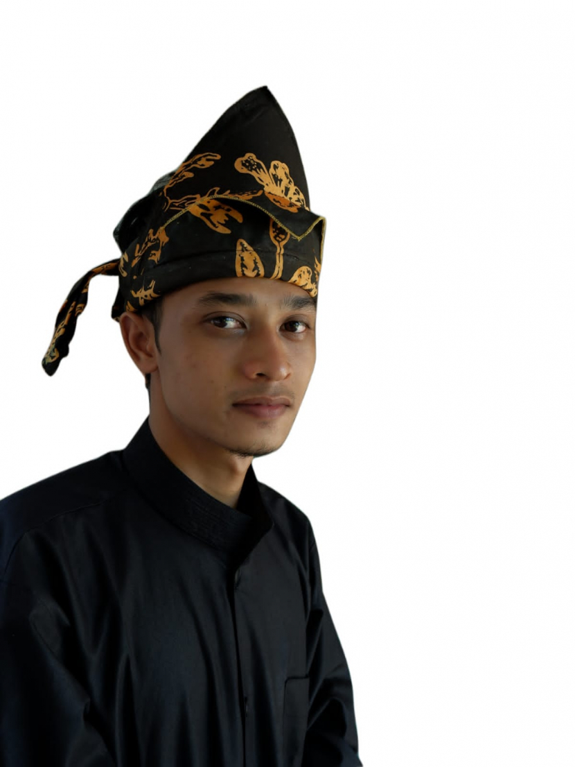 Filosofi Talo, Ikat Kepala Khas Bawean Karya Pesantren Penaber