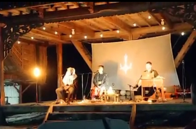 Singgah di Bawean, Musisi Amerika Kampanye Lingkungan Lewat Musik