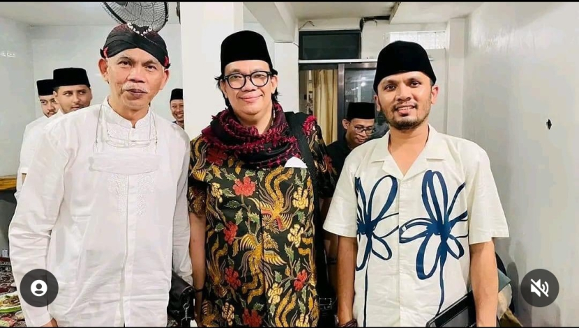 Berhijrah ke NU, Ustaz Hanan Attaki Siap Ngopi Bareng Gus Nadir