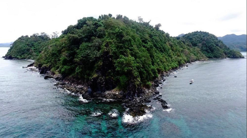 Pulau Cina di Bawean, Apakah Milik Orang Cina?