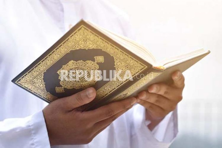 5 Surat Alquran yang Dianjurkan Dibaca Setelah Sholat Fardhu
