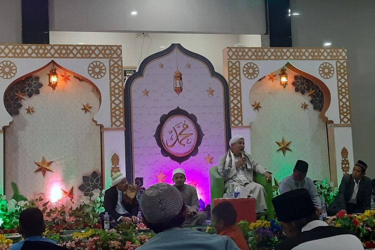 Peringati Maulid Nabi, Warga Puri Sasak Pajang Doakan Palestina