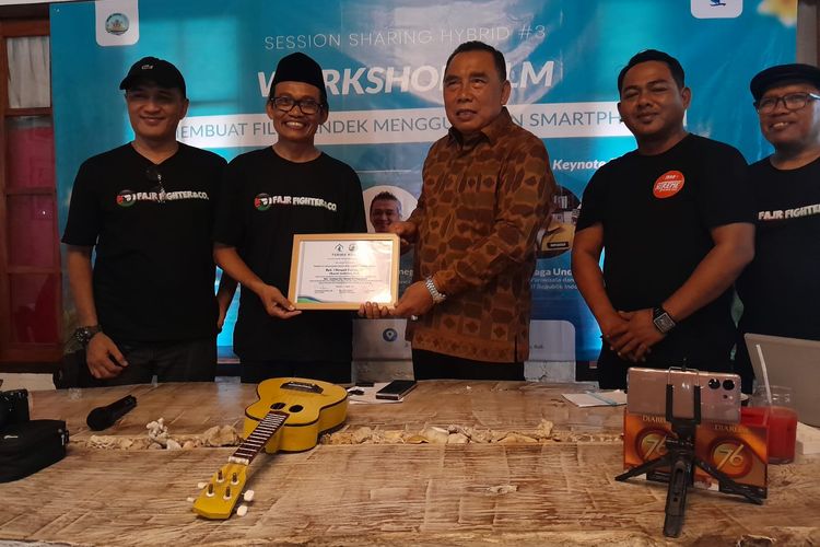 Sandiaga Sambut Baik Wisatapreneur Masjid Pantai Bali yang Rahman Lil Alamin