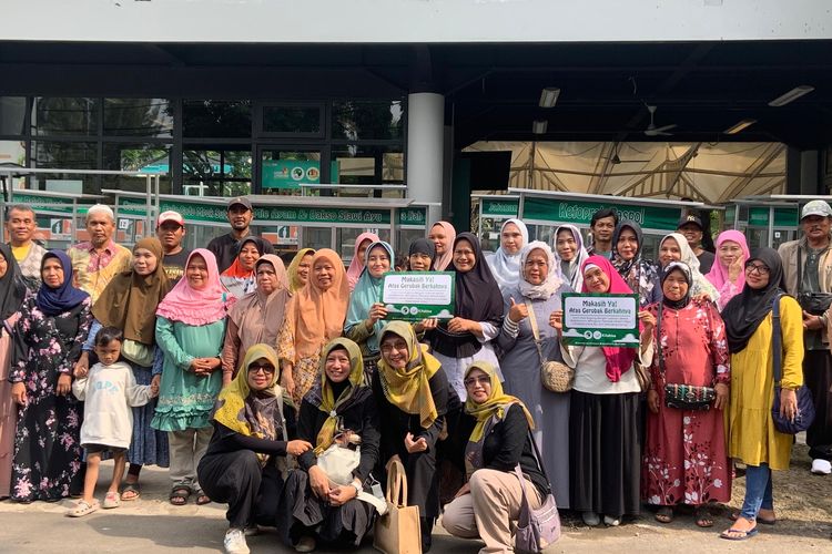 Berdayakan UMKM, Masjid Raya Bintaro Berikan 1000 Gerobak Berkah