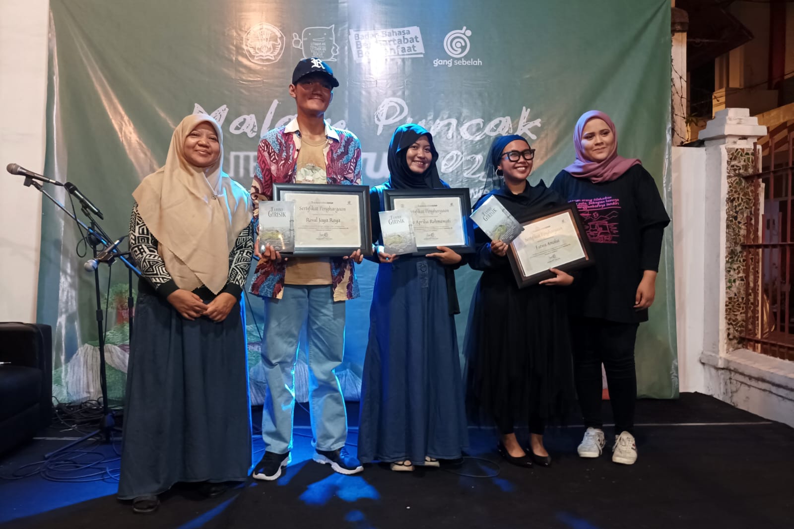 Residensi di Gresik, Hasilkan Buku Tambo Girisik Kumpulan Cerpen Hikayat Giri Kedaton